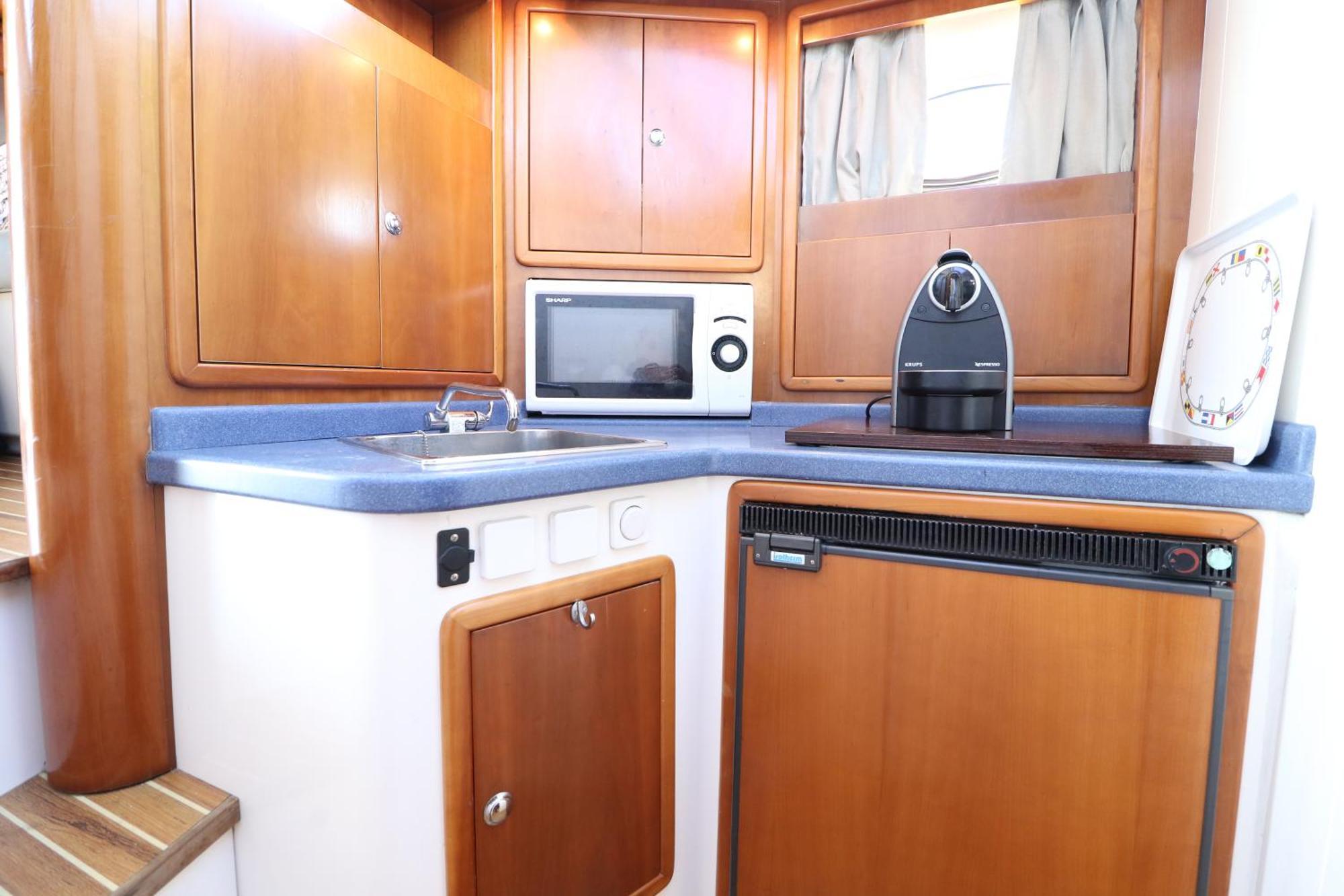 Private Yacht, We Love Our Guests ลิสบอน ภายนอก รูปภาพ