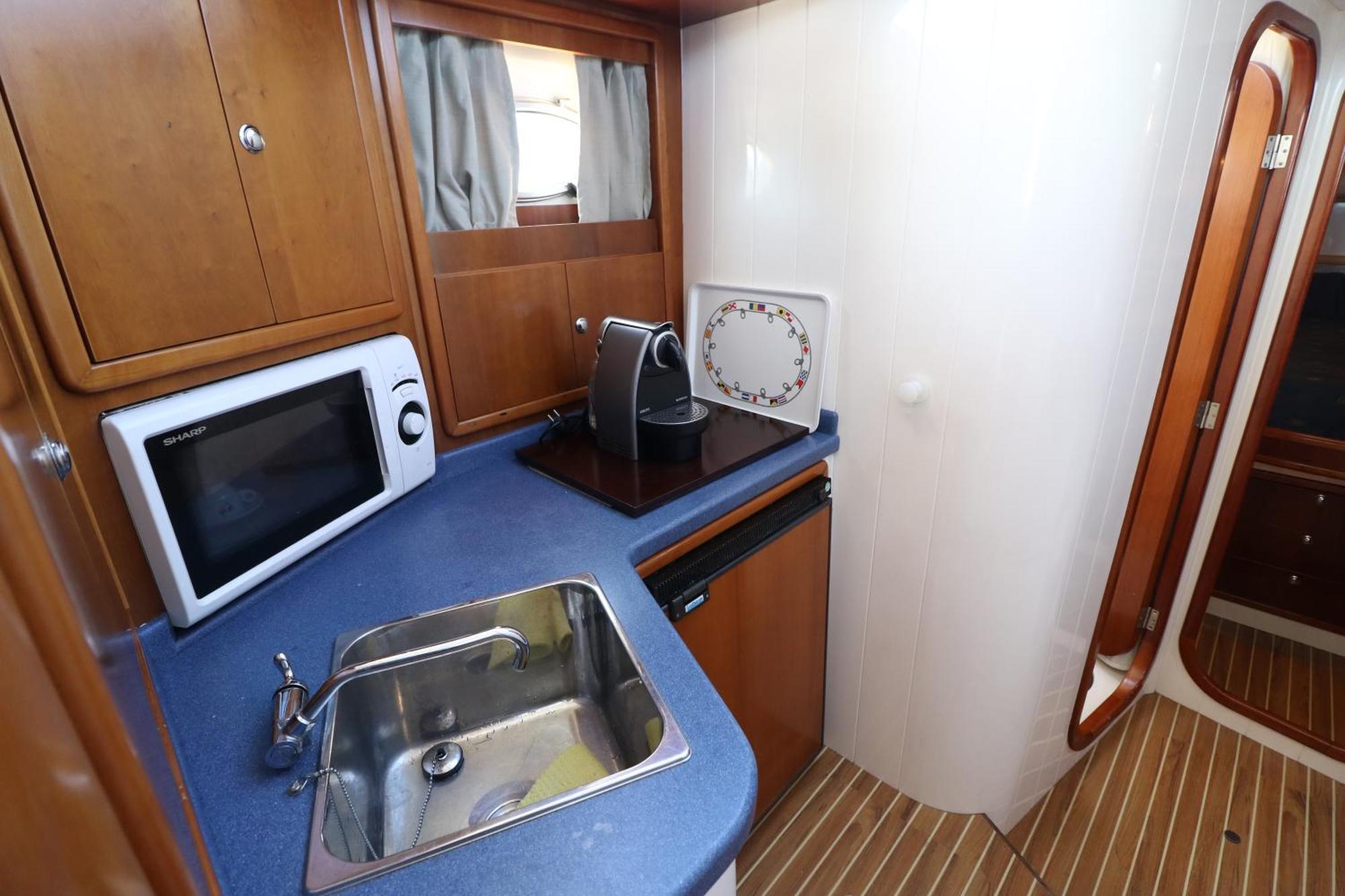 Private Yacht, We Love Our Guests ลิสบอน ภายนอก รูปภาพ